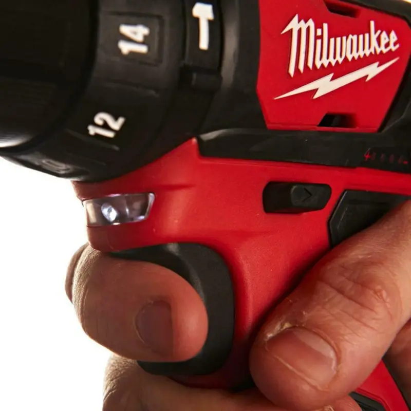 Aku subkompaktní příklepová vrtačka Milwaukee M12 BPD (MI4933441950)